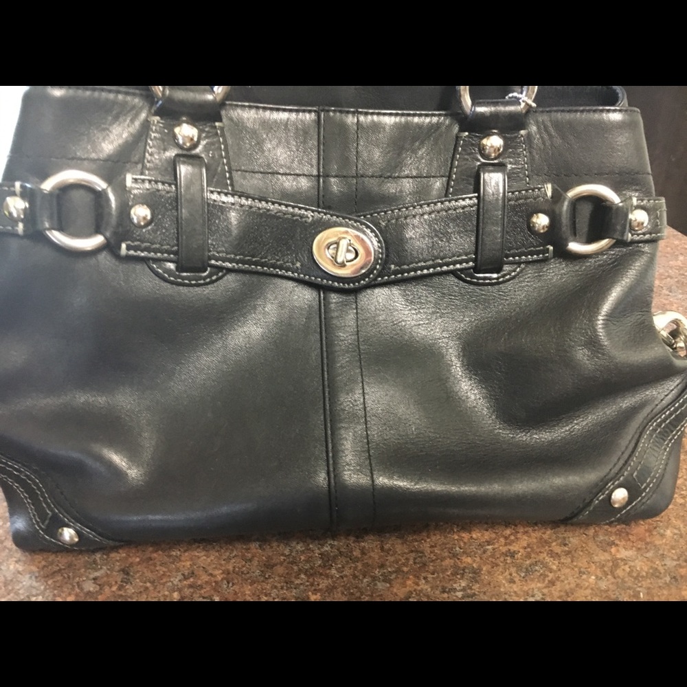 Authenthic Coach Carly satchel